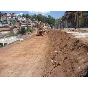 Foto da obra Contenção em Perus